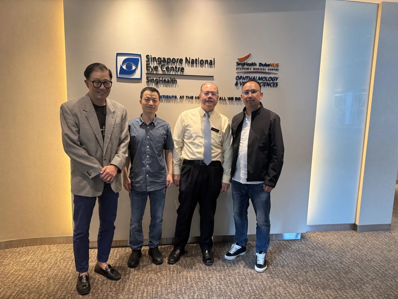 中新美陆眼科团队再访新加坡国立眼科中心，深化国际眼科医疗合作新篇章